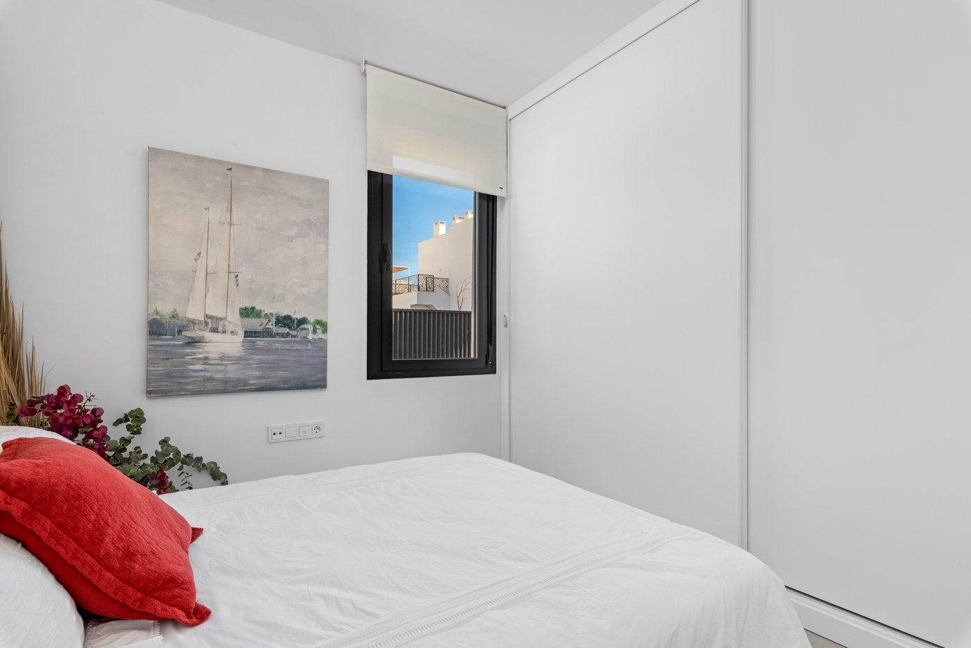  Diese exklusive Sammlung von sechs unabhängigen Wohnhäusern befindet sich im charmanten Enklave von Mar de Cristal und bietet eine ideale Umgebung fü