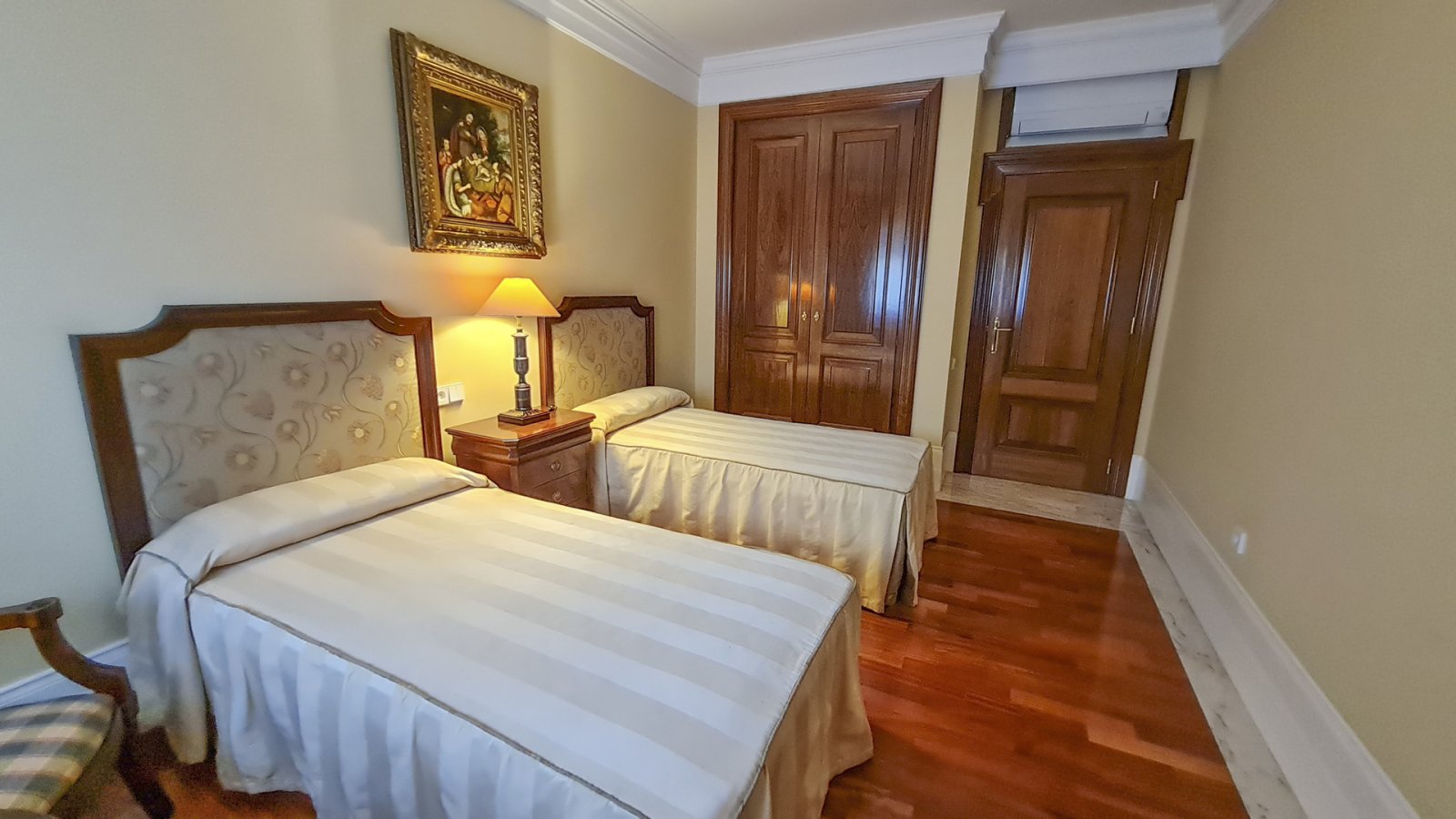  Diese Villa befindet sich in der charmanten Gemeinde San Pedro del Pinatar und bietet ein einzigartiges Wohnerlebnis mit Meerblick. Die Immobilie lie