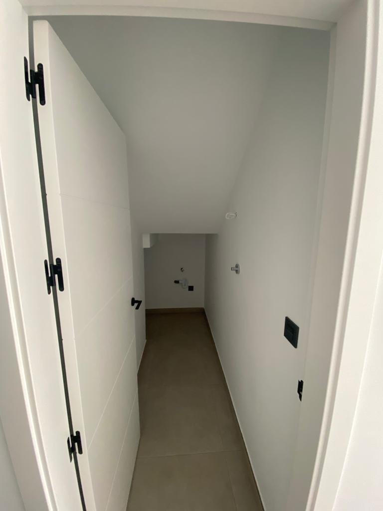  In der charmanten Stadt Los Alcázares gelegen, bietet diese exklusive Sammlung von 9 unabhängigen Häusern eine privilegierte Umgebung für diejenigen,