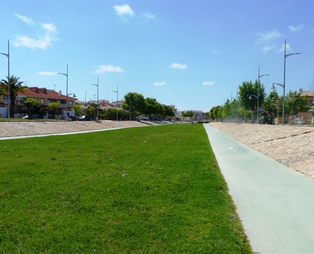  Im charmanten Ort Pilar de la Horadada gelegen, bietet diese Wohnanlage eine Vielzahl von Optionen für diejenigen, die ein Zuhause an der Costa Blanc