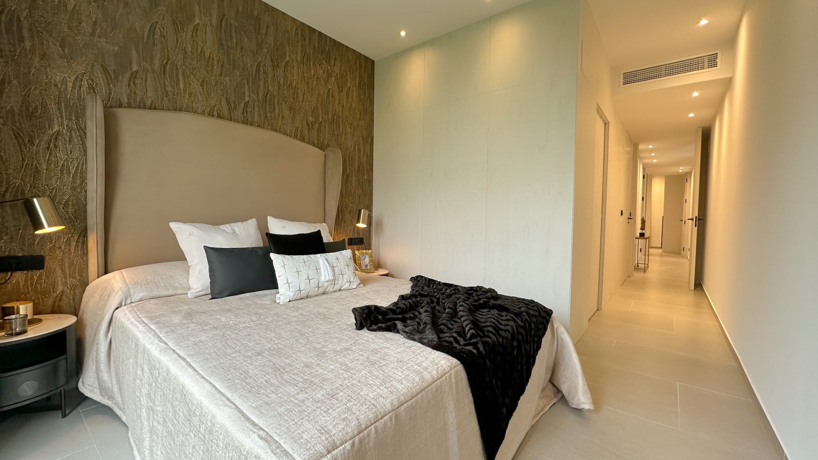  Gelegen in der charmanten Ortschaft Algorfa, bietet diese exklusive Sammlung von 2 Immobilien eine Vielzahl von Typologien, um unterschiedlichen Bedü