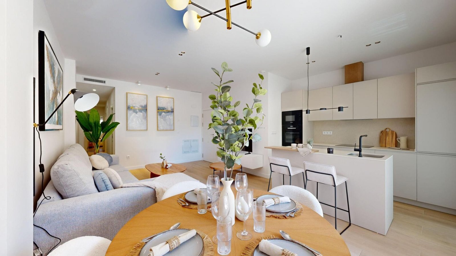  In der charmanten Stadt Guardamar del Segura gelegen, bietet diese exklusive Residenz eine Auswahl von 10 Immobilien, darunter Apartments, Erdgeschos