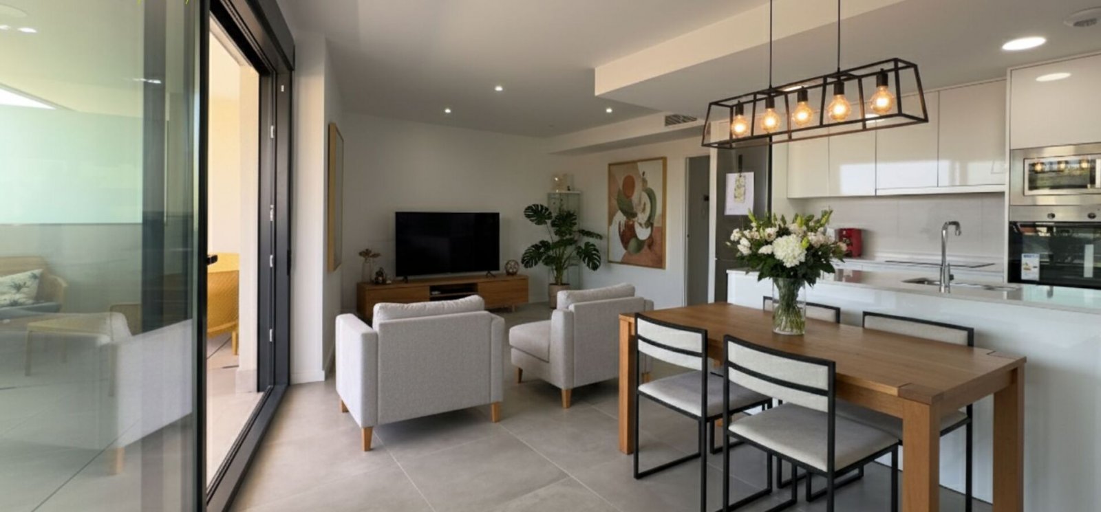  In der schönen Stadt Orihuela gelegen, bietet diese Wohnanlage eine Auswahl von 118 Wohnungen, darunter Apartments, Erdgeschosswohnungen und Penthäus