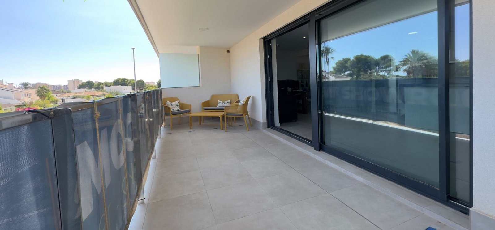  In der schönen Stadt Orihuela gelegen, bietet diese Wohnanlage eine Auswahl von 118 Wohnungen, darunter Apartments, Erdgeschosswohnungen und Penthäus