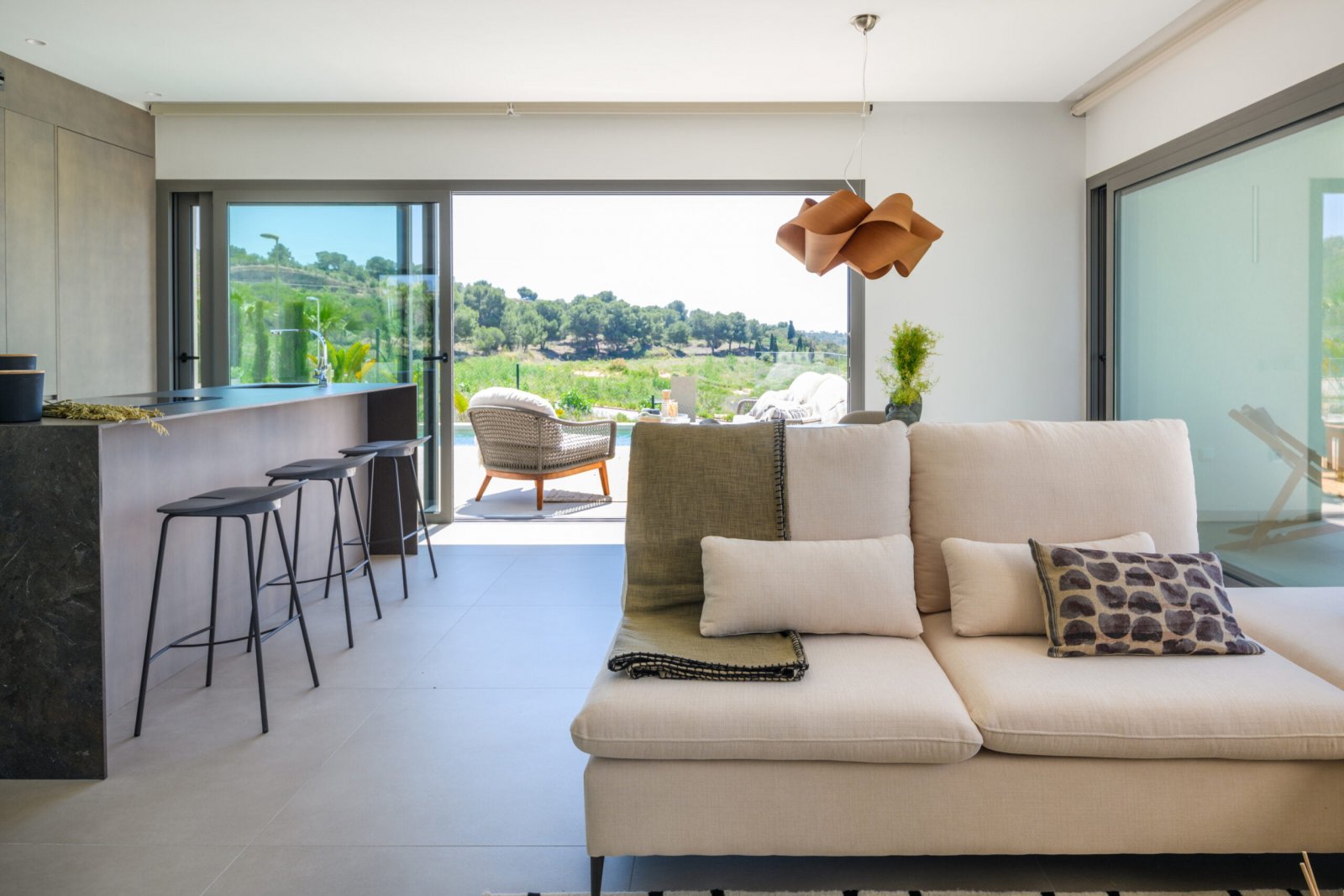  In der exklusiven Gegend von Dehesa de Campoamor gelegen, bietet diese Sammlung von 16 Immobilien eine privilegierte Umgebung für diejenigen, die ein