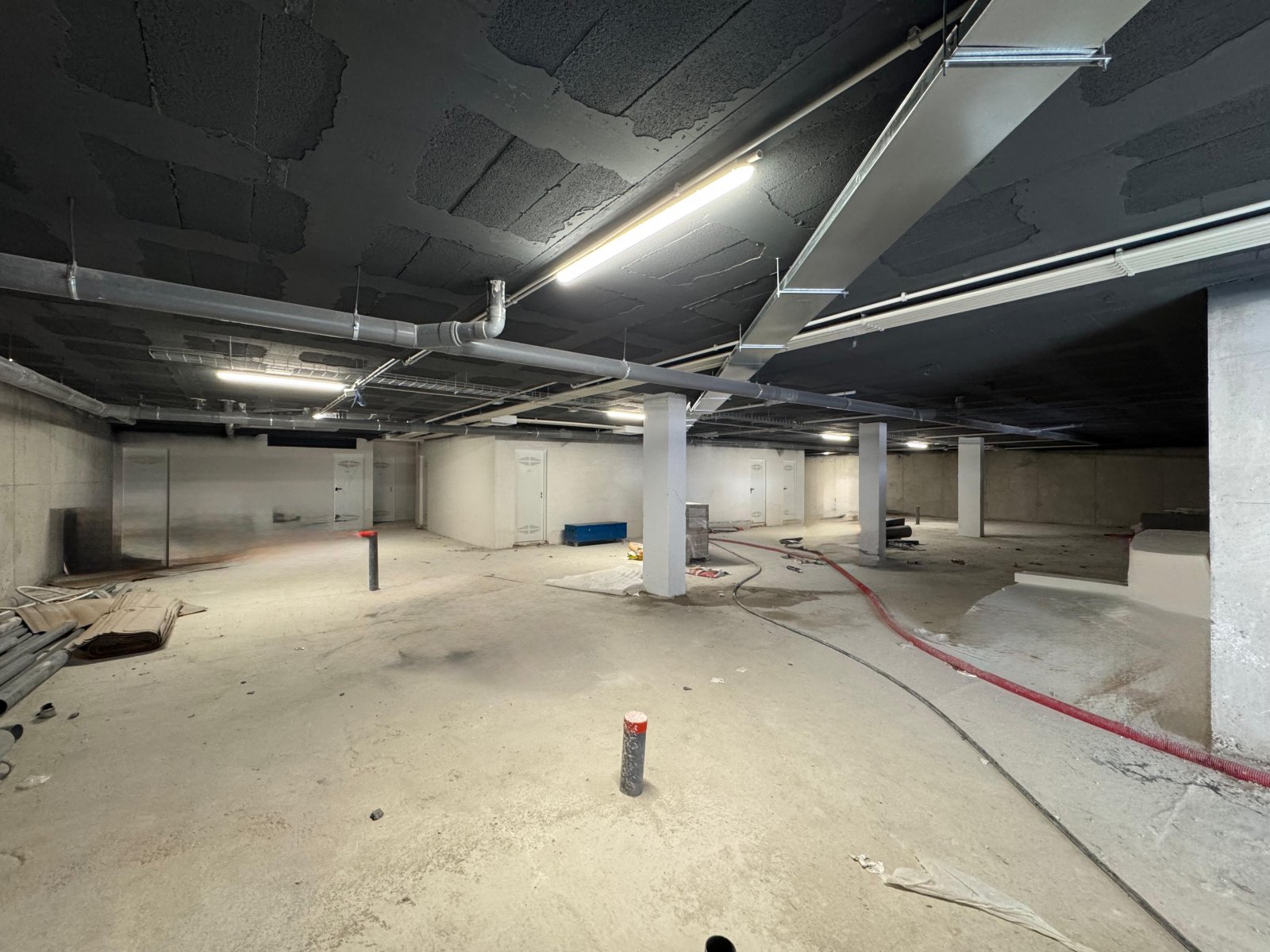  In der charmanten Stadt Finestrat gelegen, bietet dieses Wohnresort eine Auswahl von 24 Wohnungen mit Meerblick, verteilt auf Apartments, Erdgeschoss