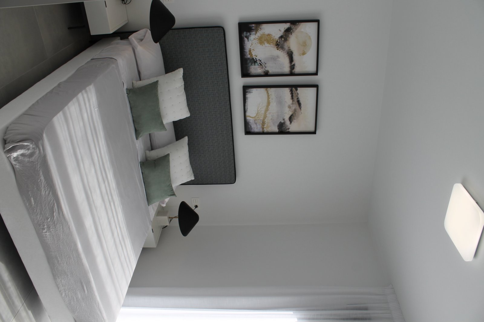  In der charmanten Ortschaft Torre-Pacheco gelegen, bietet dieser exklusive Wohnkomplex 24 unabhängige Wohnhäuser. Diese Immobilien, die für diejenige