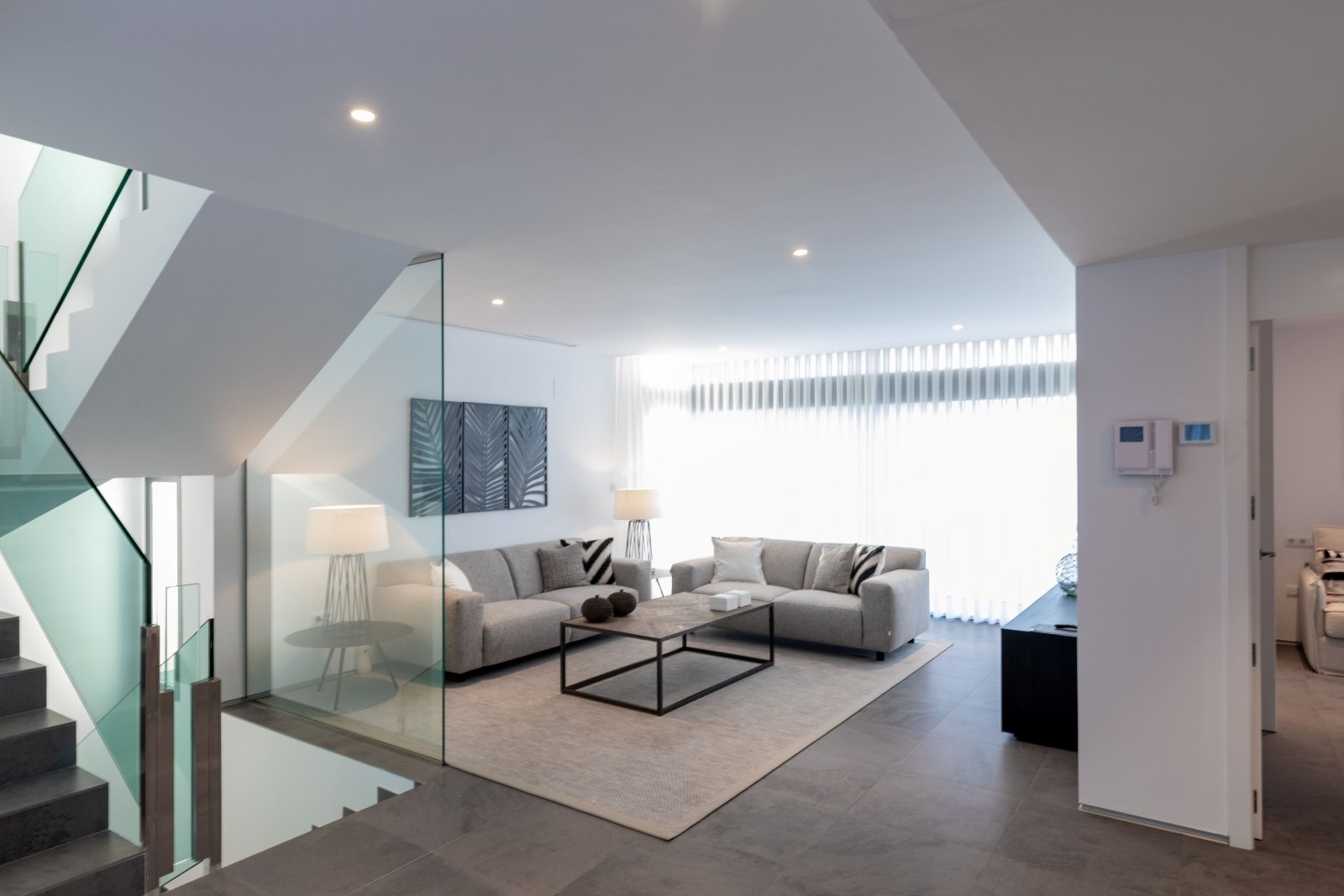  In der schönen Stadt Cartagena gelegen, bietet dieses exklusive Immobilienangebot zwei unabhängige Immobilien, die sich durch ihren beeindruckenden M