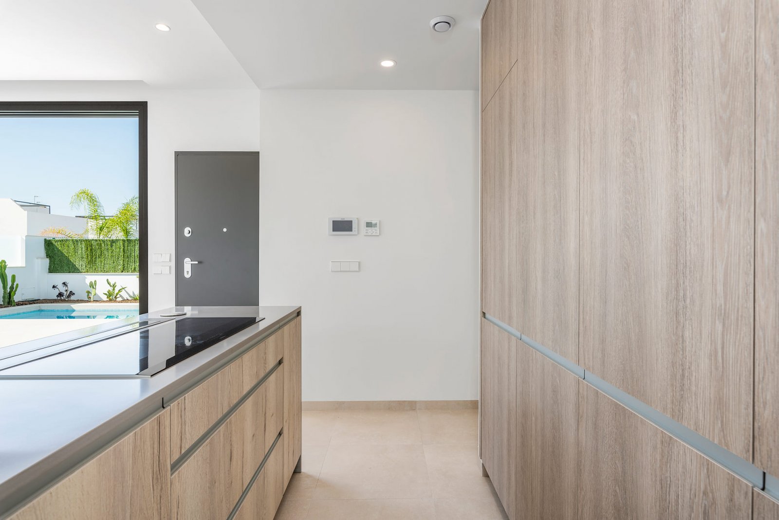  In der charmanten Stadt Los Alcázares gelegen, bietet dieser Wohnkomplex 23 freistehende Häuser, die für diejenigen entworfen wurden, die einen exklu