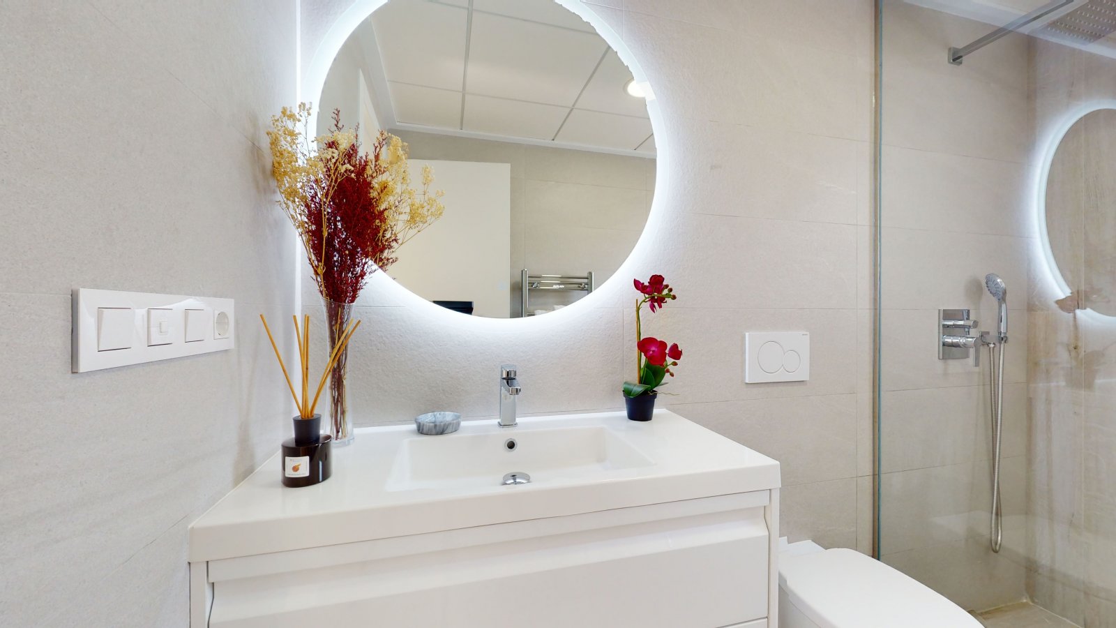  Im charmanten Ort Pilar de la Horadada gelegen, bietet dieser Komplex von 13 Reihenhäusern eine einzigartige Gelegenheit, das Leben an der Costa Blan