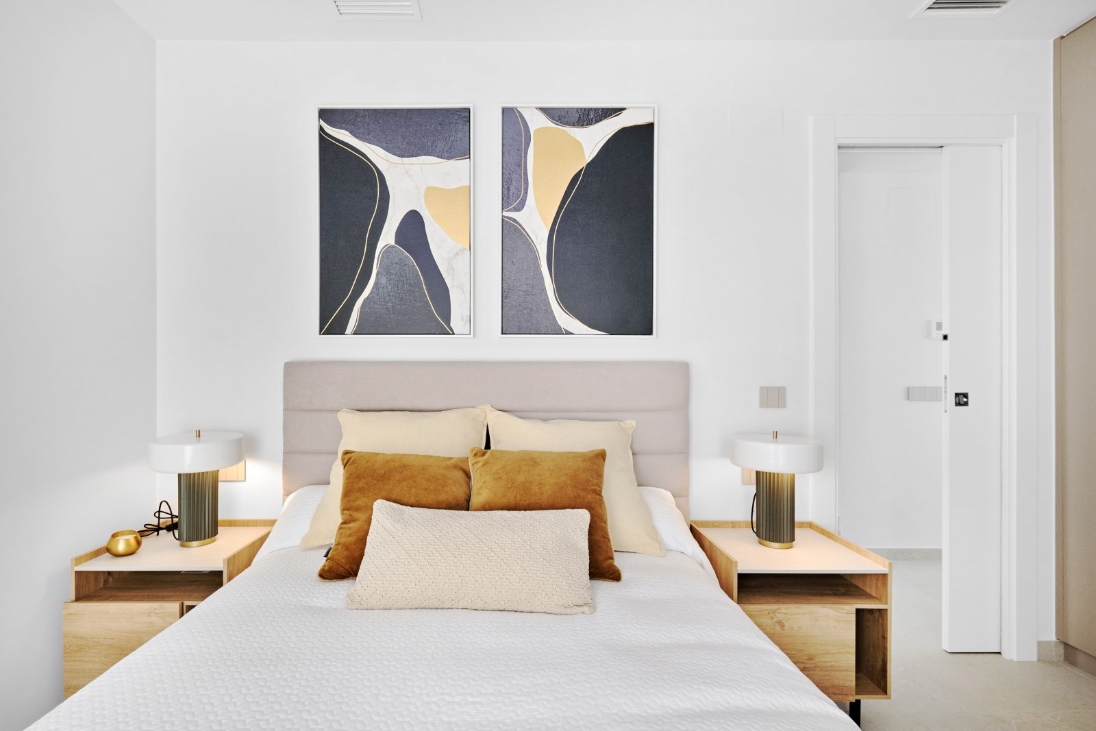  In der charmanten Umgebung von San Miguel de Salinas gelegen, bietet dieser exklusive Wohnkomplex 24 Immobilien, die für diejenigen entworfen wurden,