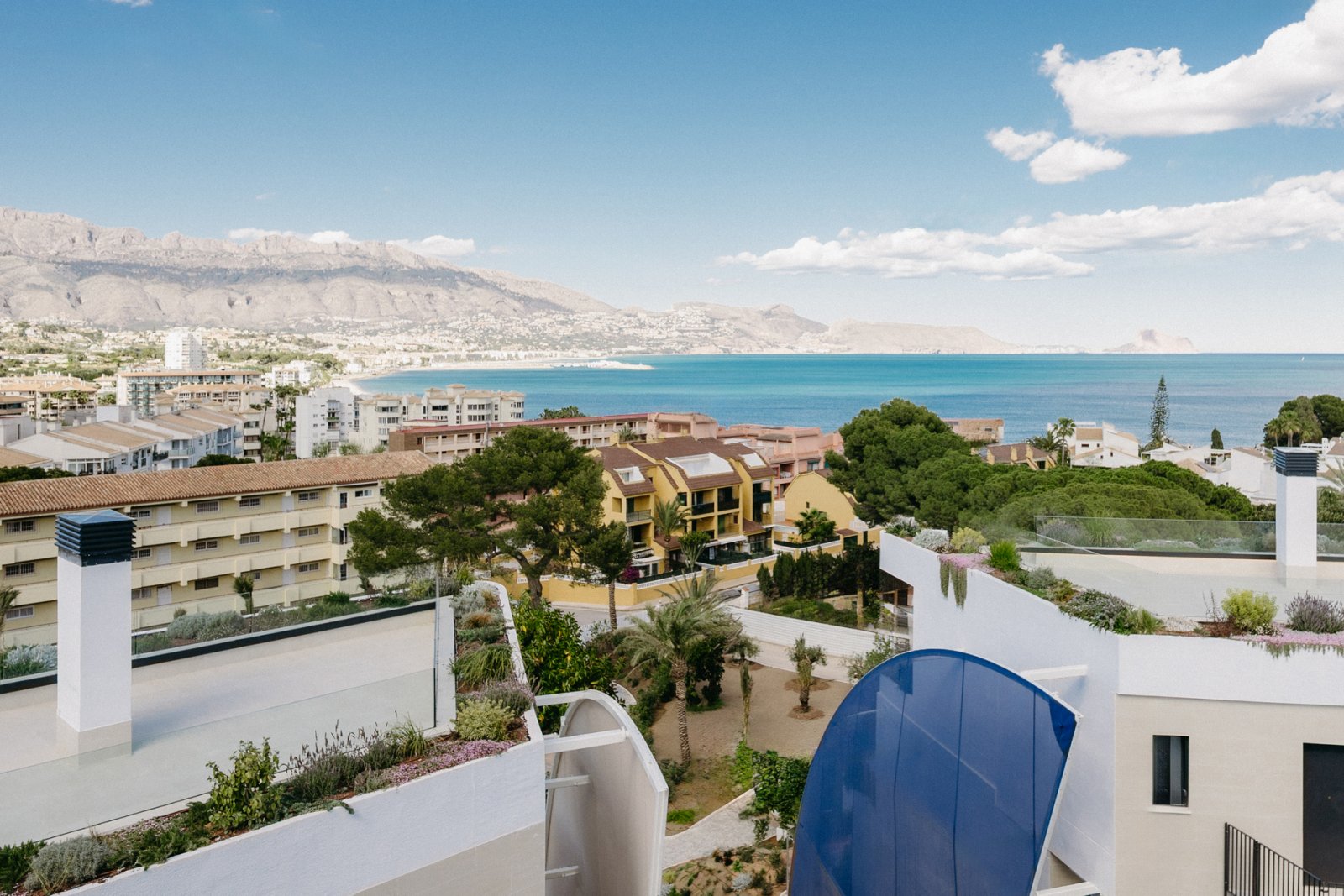  In der charmanten Stadt Alfaz del Pi gelegen, bietet diese exklusive Wohnanlage eine Vielzahl von Wohnmöglichkeiten, die unterschiedlichen Bedürfniss