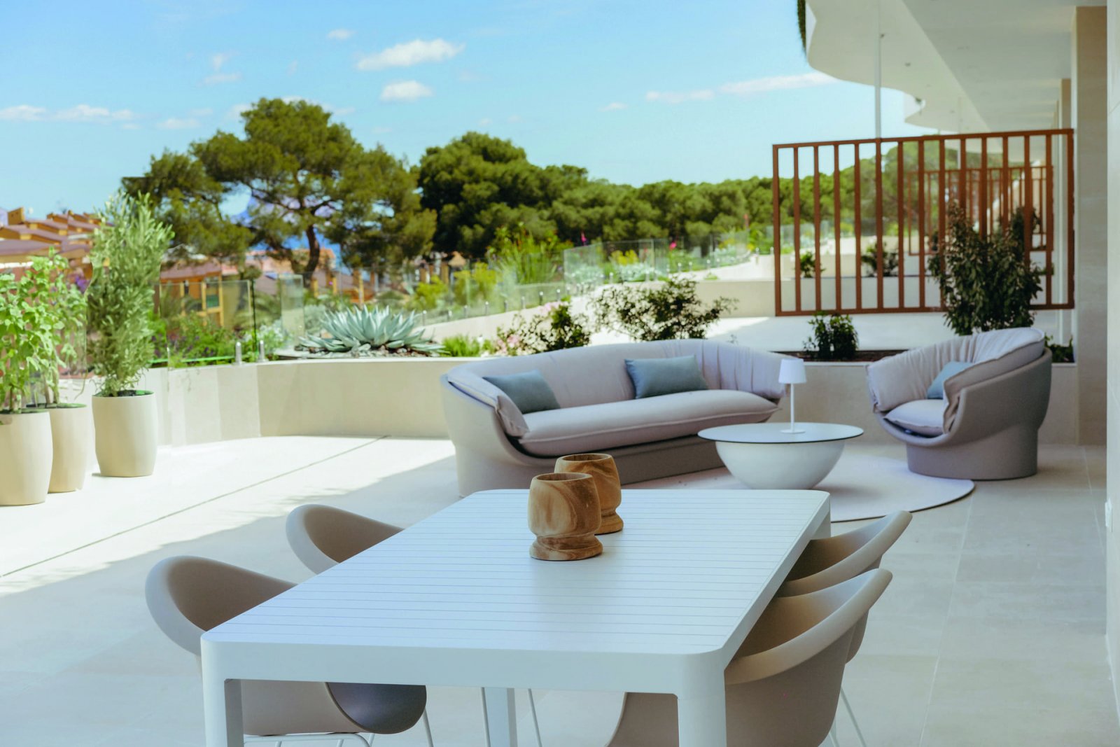  In der charmanten Stadt Alfaz del Pi gelegen, bietet diese exklusive Wohnanlage eine Vielzahl von Wohnmöglichkeiten, die unterschiedlichen Bedürfniss