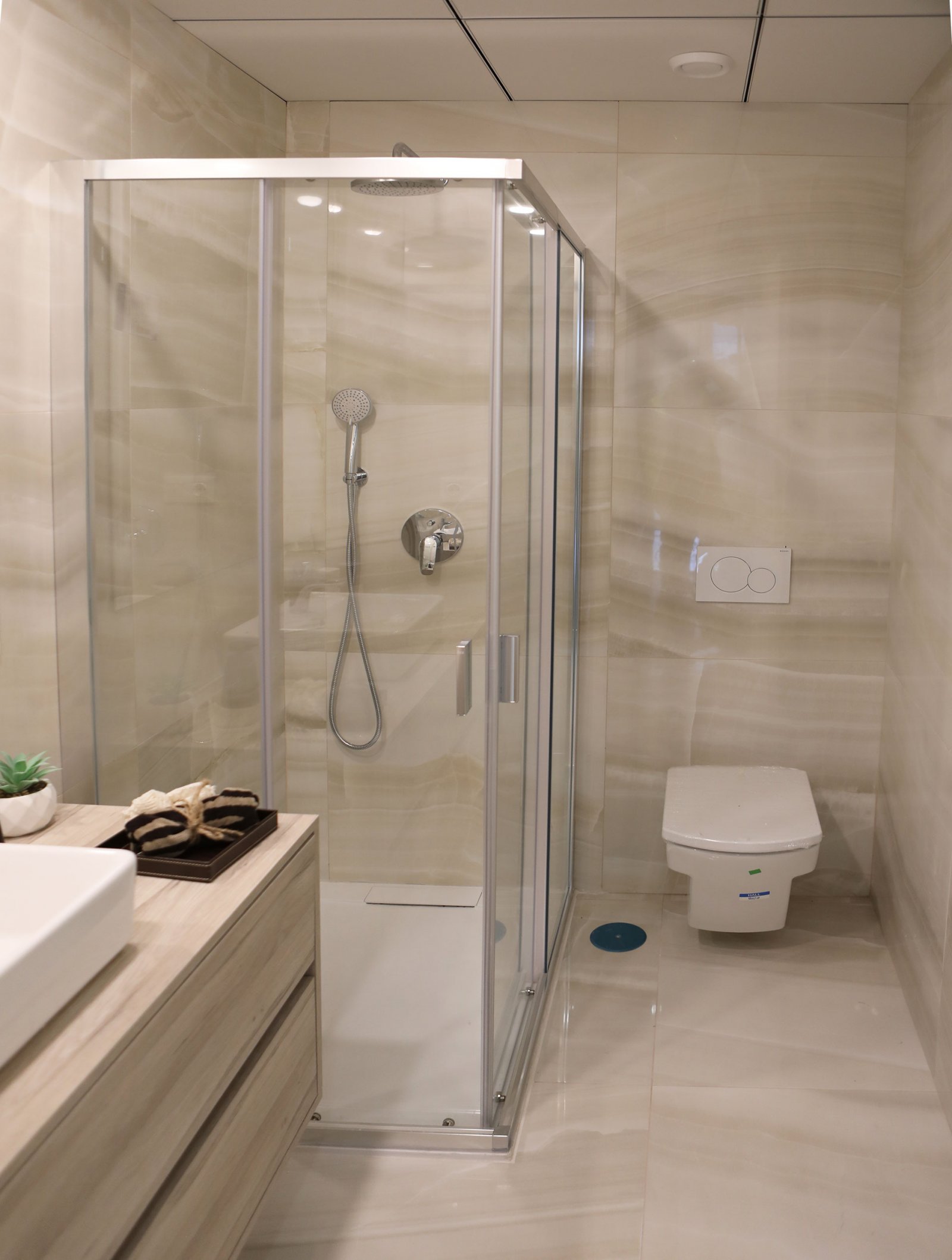  In der pulsierenden Stadt Benidorm gelegen, bietet dieser exklusive Wohnkomplex eine einzigartige Gelegenheit, das Leben am Meer zu genießen. Mit ins