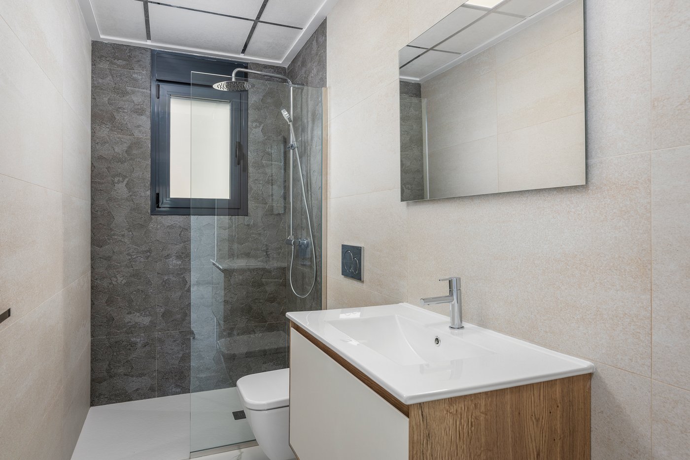  In der charmanten Ortschaft San Miguel de Salinas gelegen, bietet dieser exklusive Wohnkomplex eine Auswahl von 8 Bungalows, aufgeteilt in High-Bunga