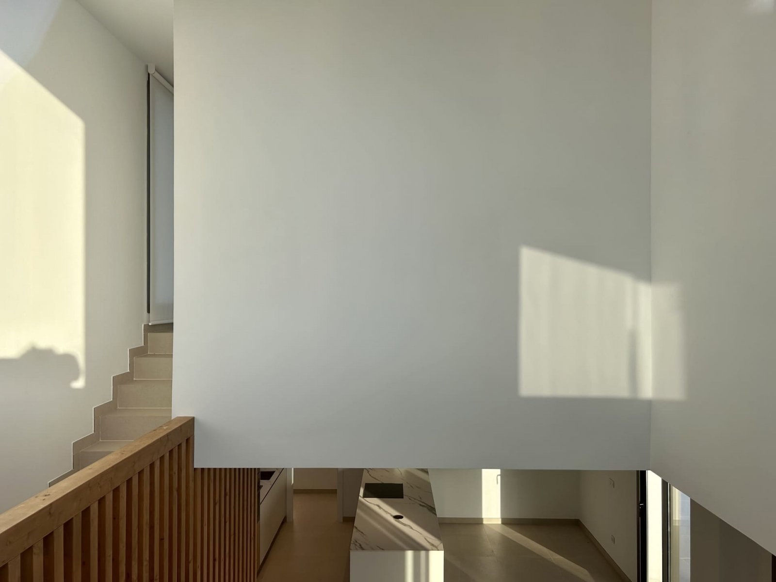  Diese exklusive Sammlung unabhängiger Häuser befindet sich in der charmanten Stadt Finestrat und bietet eine privilegierte Umgebung mit Meerblick. Di