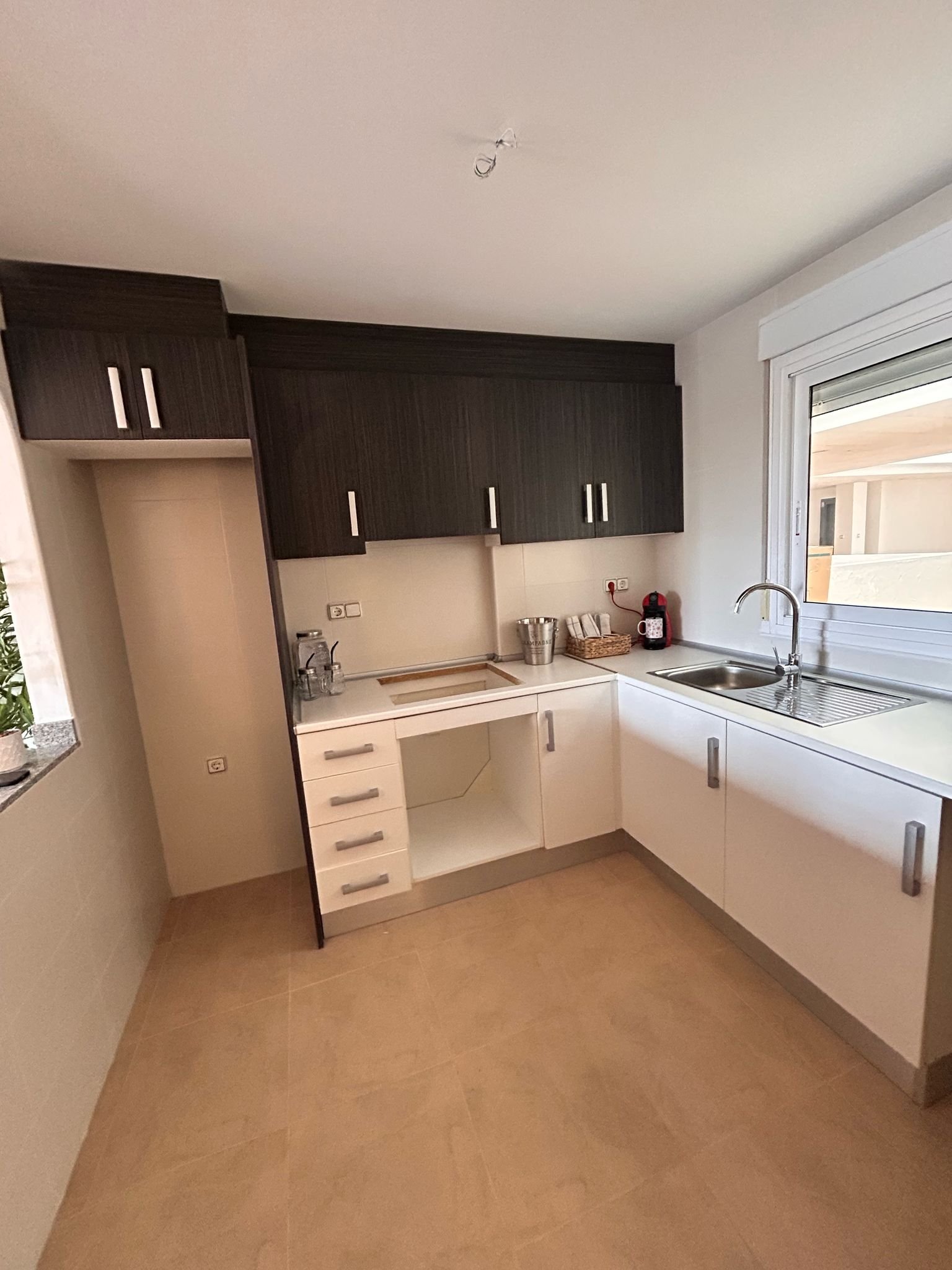  In der charmanten Stadt Orihuela gelegen, bietet diese Wohnanlage eine Vielzahl von Wohnoptionen, die unterschiedlichen Bedürfnissen und Lebensstilen