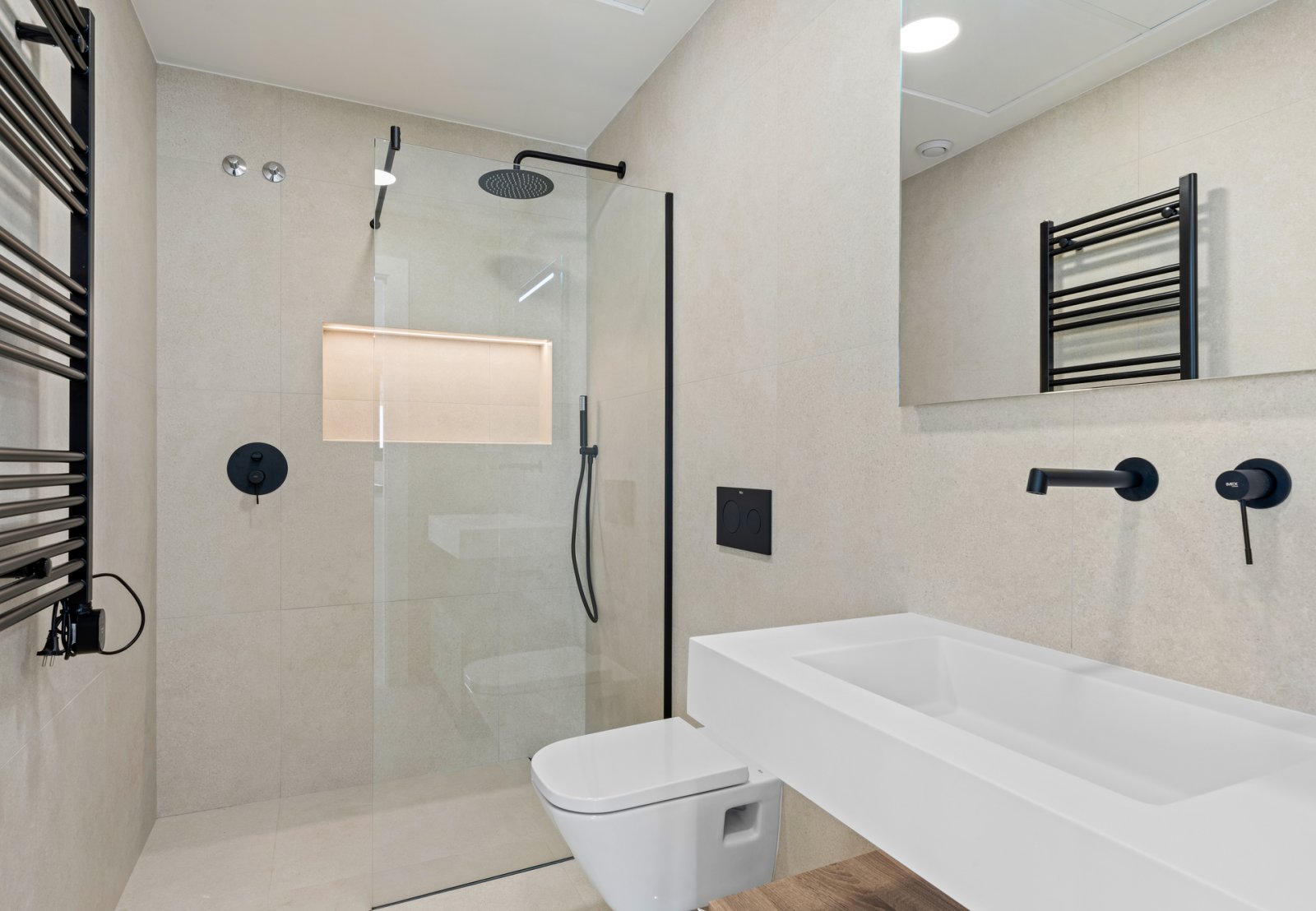  Im charmanten Ort Pilar de la Horadada gelegen, bietet diese Wohnanlage eine Auswahl an hohen und niedrigen Bungalows, die darauf ausgelegt sind, die