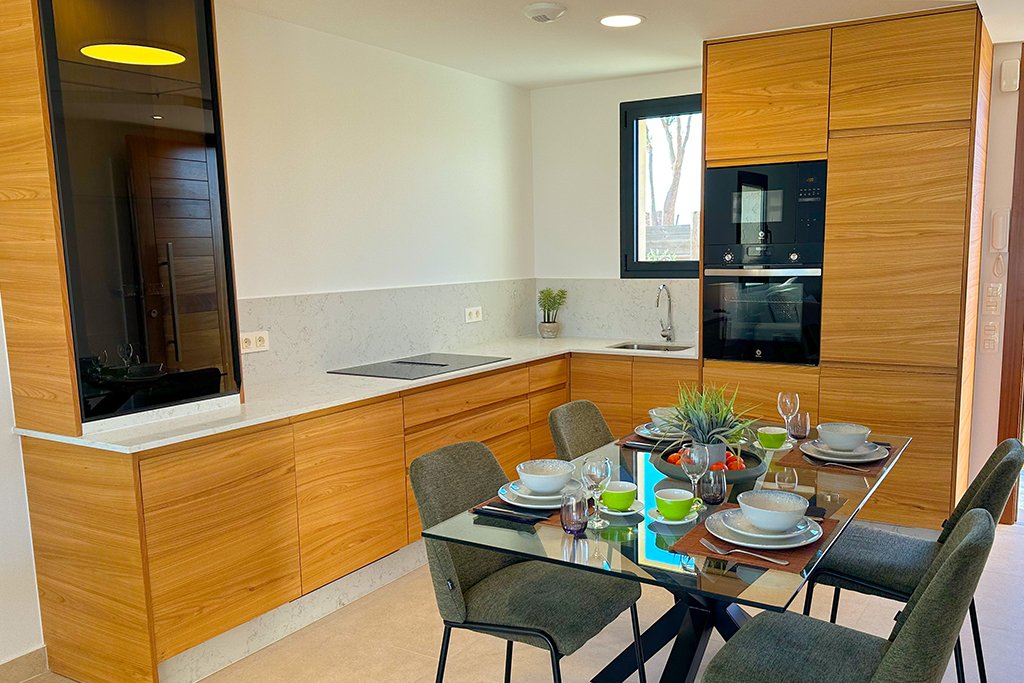  In der charmanten Ortschaft Cuevas del Almanzora gelegen, bieten diese Apartments ein einzigartiges Wohnerlebnis mit Meerblick. Mit insgesamt 10 verf