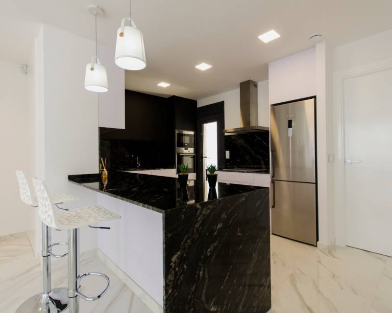  Diese exklusive Sammlung von 19 Immobilien in der charmanten Stadt Orihuela bietet ein unvergleichliches Wohnerlebnis. Die Wohnoptionen umfassen Einf