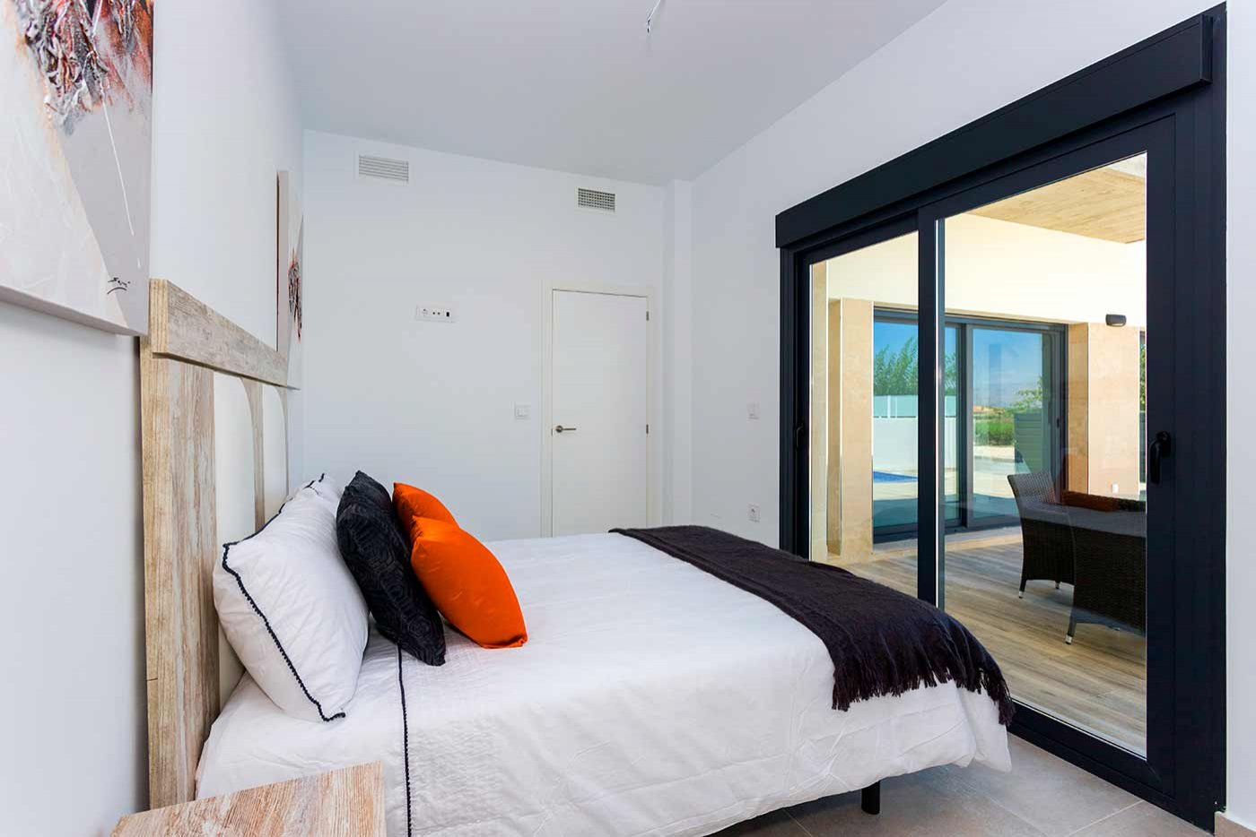  Es ist die perfekte Kombination aus einem ruhigen und komfortablen Landleben und den pulsierenden Küstengebieten der Costa Blanca. Die Anlage wurde m