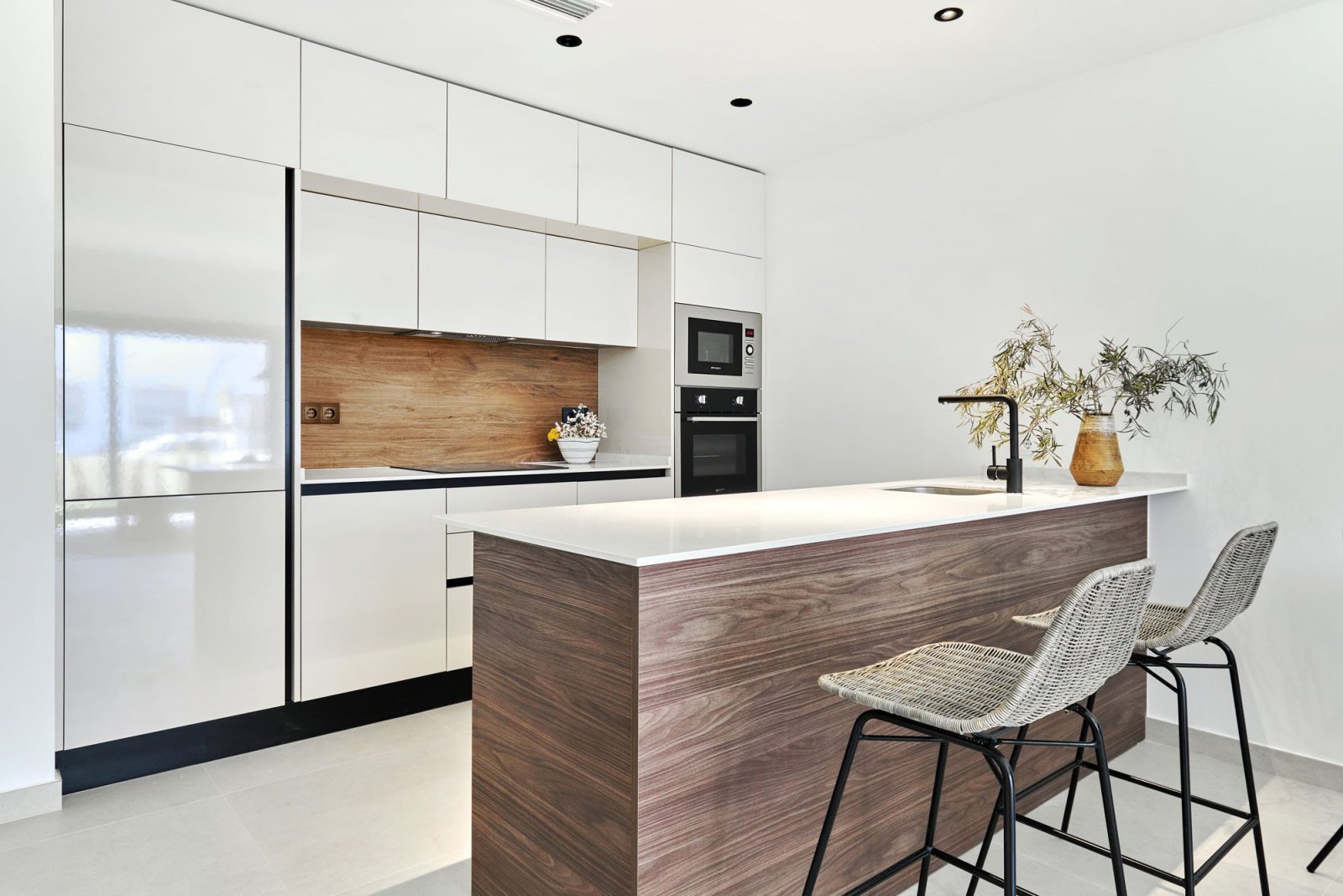  In der charmanten Stadt Torrevieja gelegen, bietet diese Wohnanlage eine Auswahl von 55 Bungalows, die darauf ausgelegt sind, die Bedürfnisse derjeni