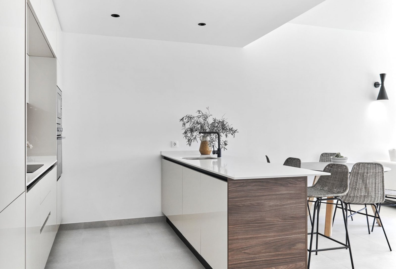  In der charmanten Stadt Torrevieja gelegen, bietet diese Wohnanlage eine Auswahl von 55 Bungalows, die darauf ausgelegt sind, die Bedürfnisse derjeni