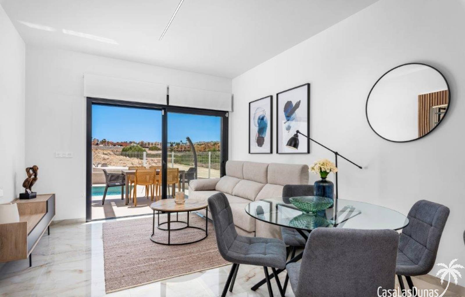  Diese wunderschönen Villen sind mit drei oder vier Schlafzimmern und zwei oder drei Badezimmern erhältlich. Die Sea Villas sind auf großen Privatgrun