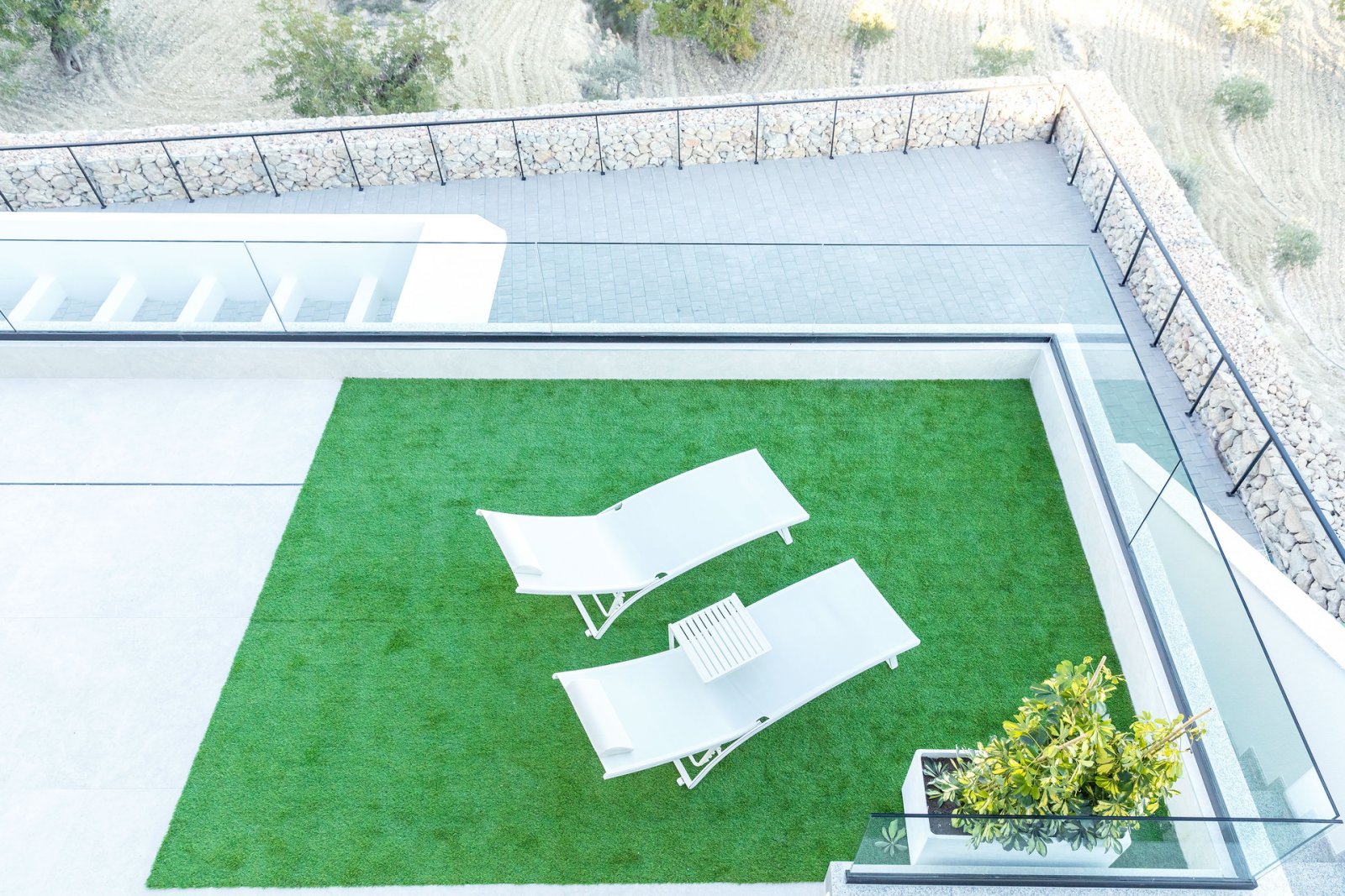  In der charmanten Stadt Finestrat gelegen, bietet diese Residenz eine exklusive Auswahl von 10 Immobilien, darunter Apartments und Penthäuser. Entwor