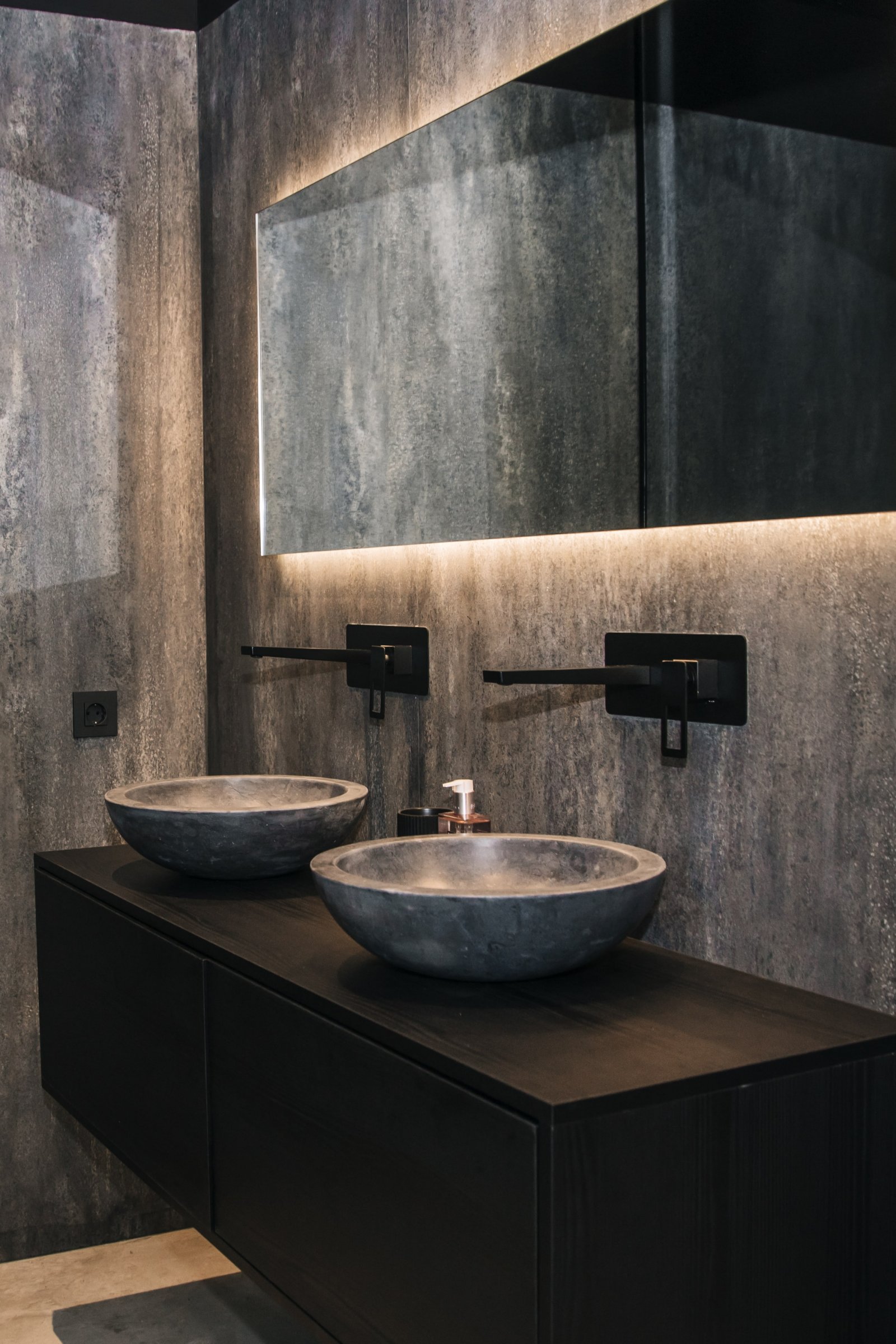 In der charmanten Stadt Rojales gelegen, bietet diese exklusive Sammlung von Villen ein einzigartiges Wohnerlebnis. Mit nur fünf verfügbaren Immobili