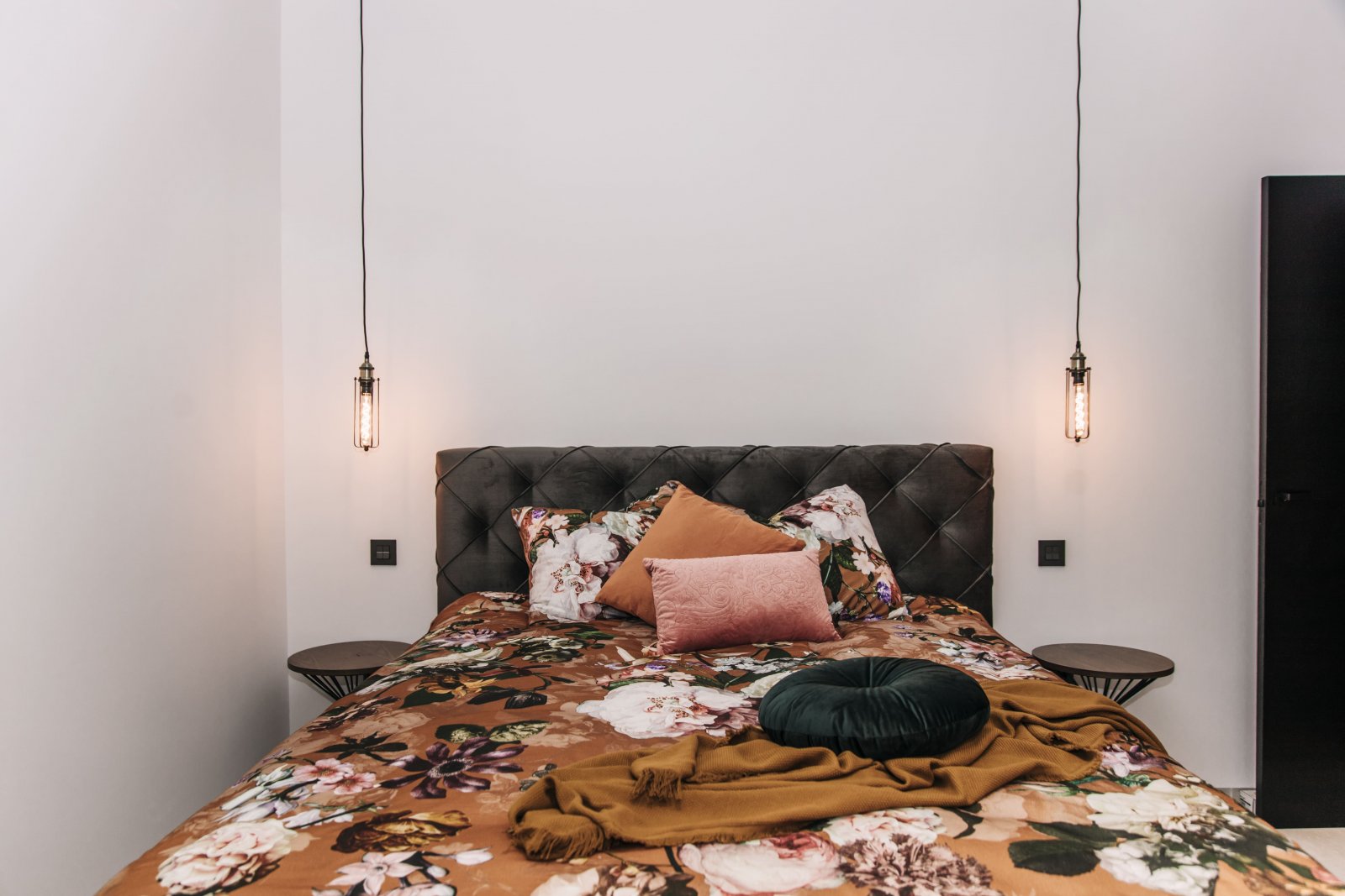 In der charmanten Stadt Rojales gelegen, bietet diese exklusive Sammlung von Villen ein einzigartiges Wohnerlebnis. Mit nur fünf verfügbaren Immobili