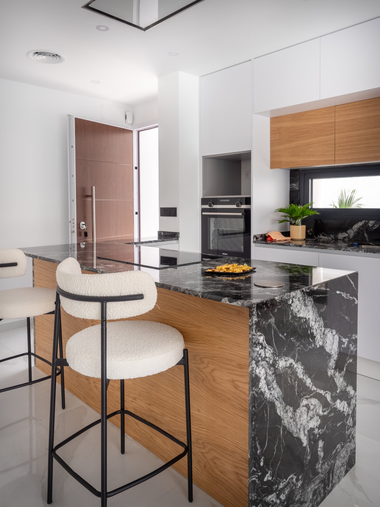  Diese unabhängigen Wohnhäuser befinden sich in der charmanten Ortschaft San Pedro del Pinatar und bieten eine ideale Umgebung für diejenigen, die die