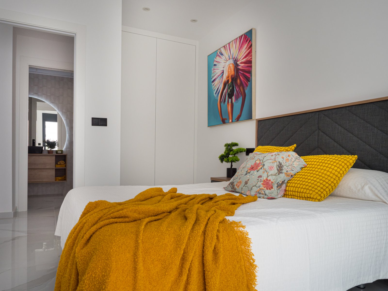  Diese unabhängigen Wohnhäuser befinden sich in der charmanten Ortschaft San Pedro del Pinatar und bieten eine ideale Umgebung für diejenigen, die die