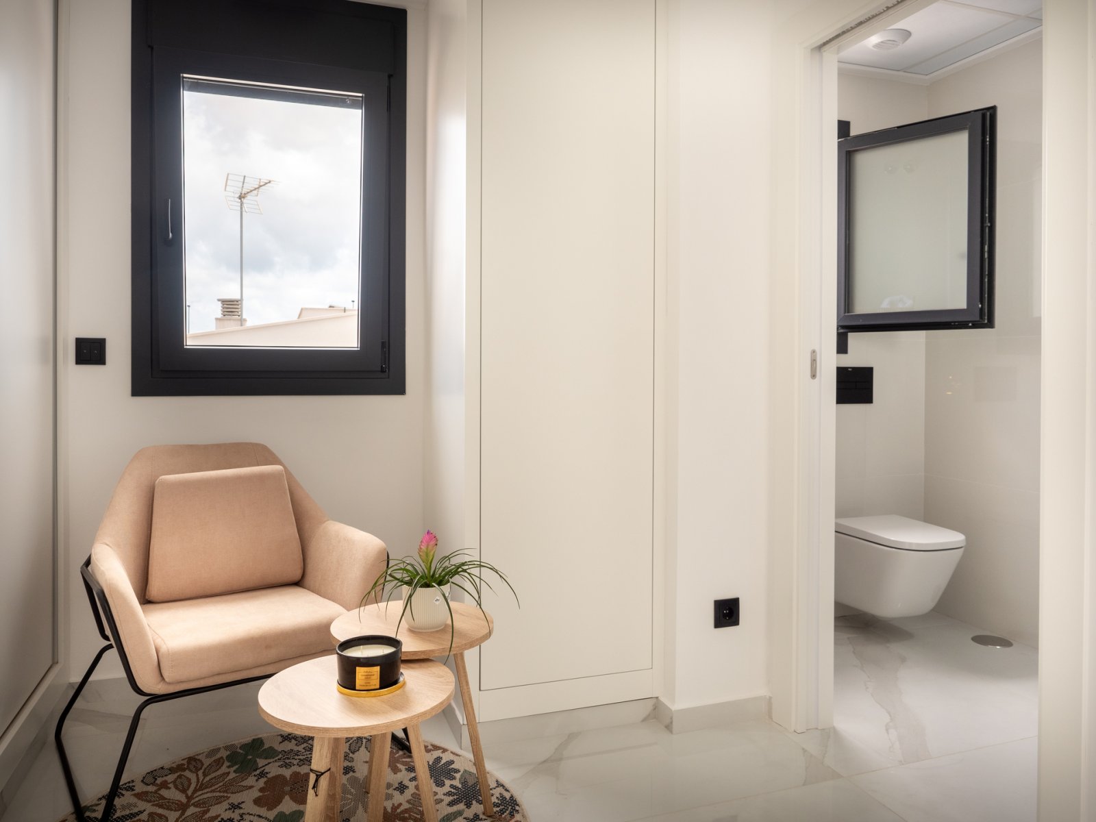  Diese unabhängigen Wohnhäuser befinden sich in der charmanten Ortschaft San Pedro del Pinatar und bieten eine ideale Umgebung für diejenigen, die die