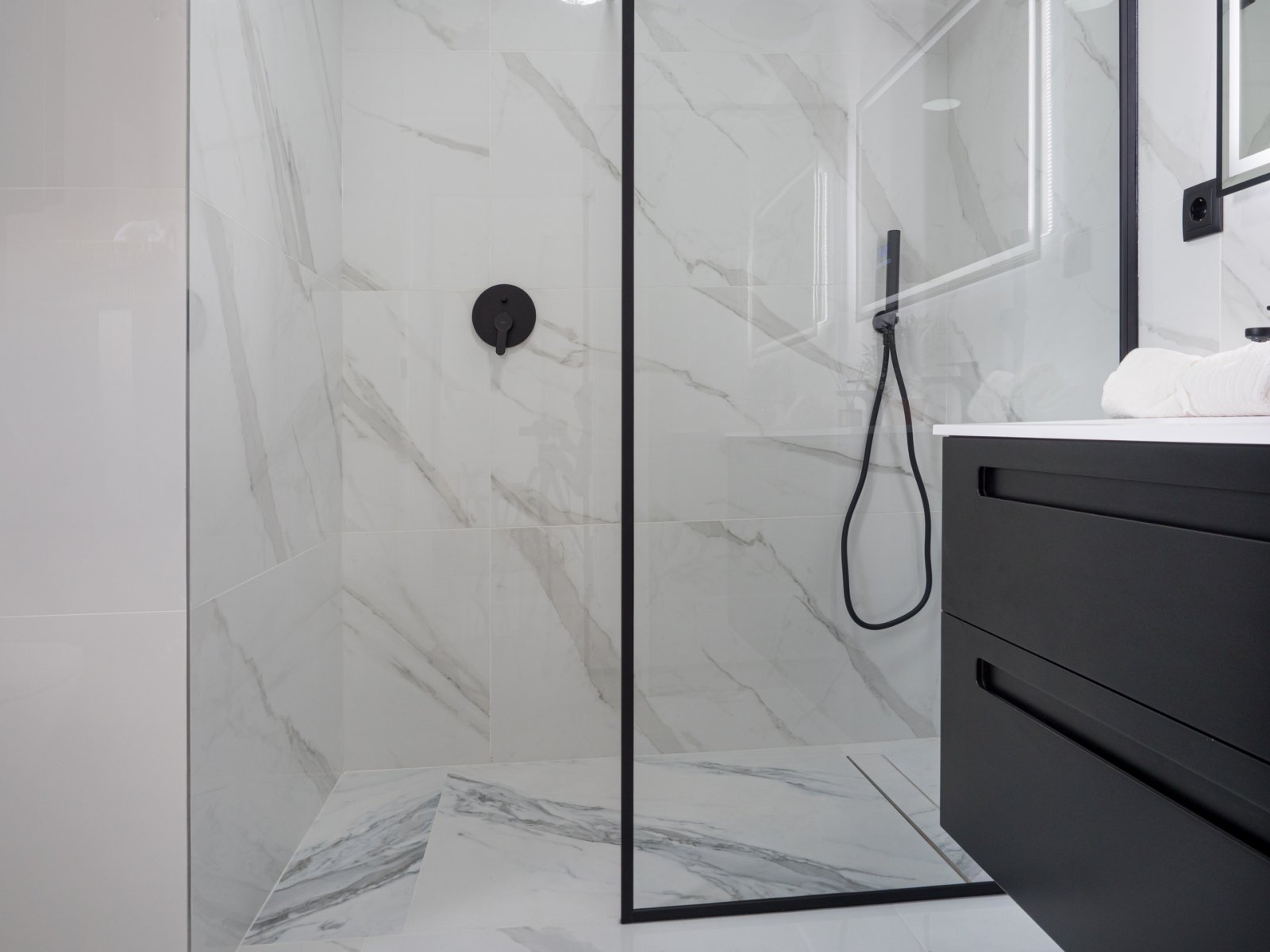  Diese unabhängigen Wohnhäuser befinden sich in der charmanten Ortschaft San Pedro del Pinatar und bieten eine ideale Umgebung für diejenigen, die die