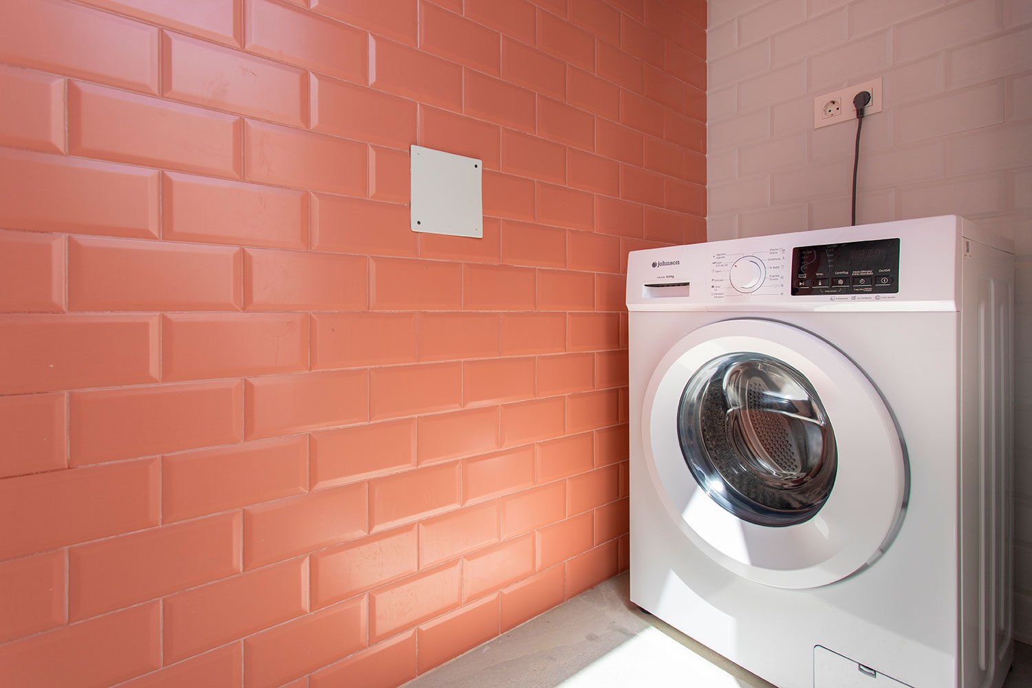  Gelegen im charmanten Ort Sucina, bietet diese exklusive Sammlung von 6 Reihenhäusern eine einzigartige Gelegenheit, eine ruhige und gut angebundene 