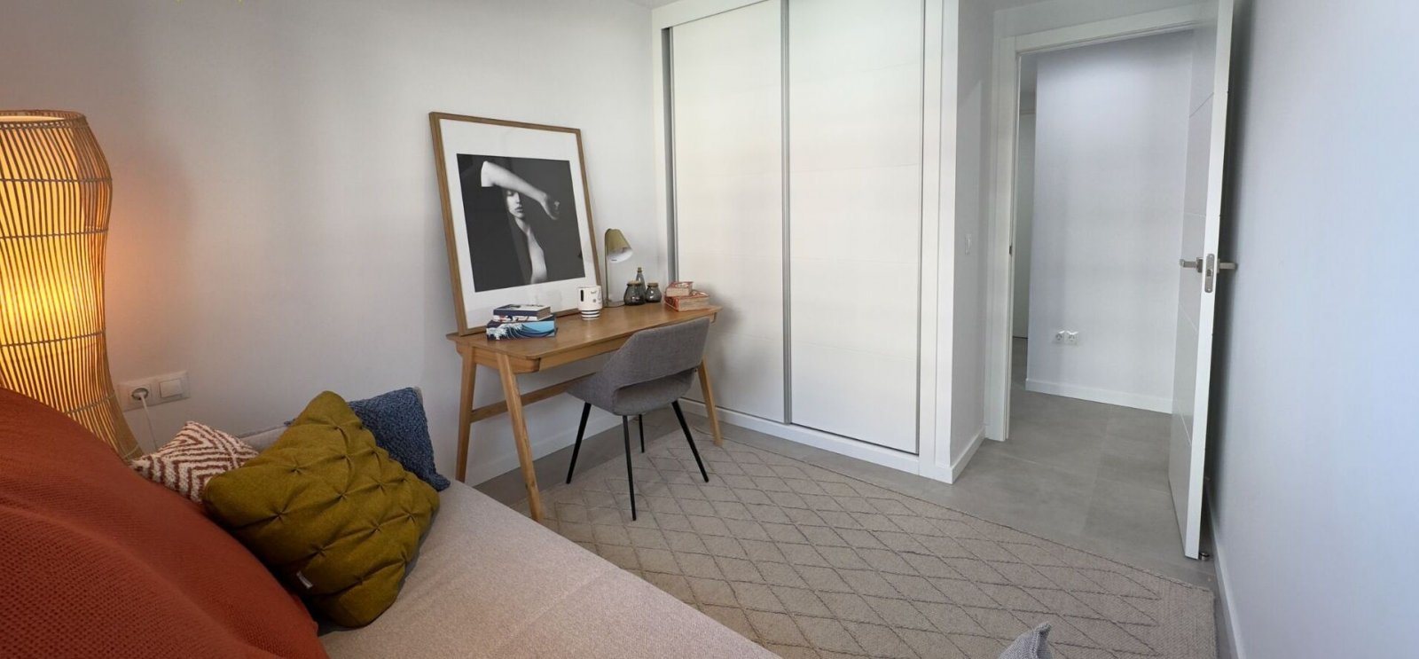 In der schönen Stadt Orihuela gelegen, bietet diese Wohnanlage eine Auswahl von 118 Wohnungen, darunter Apartments, Erdgeschosswohnungen und Penthäus