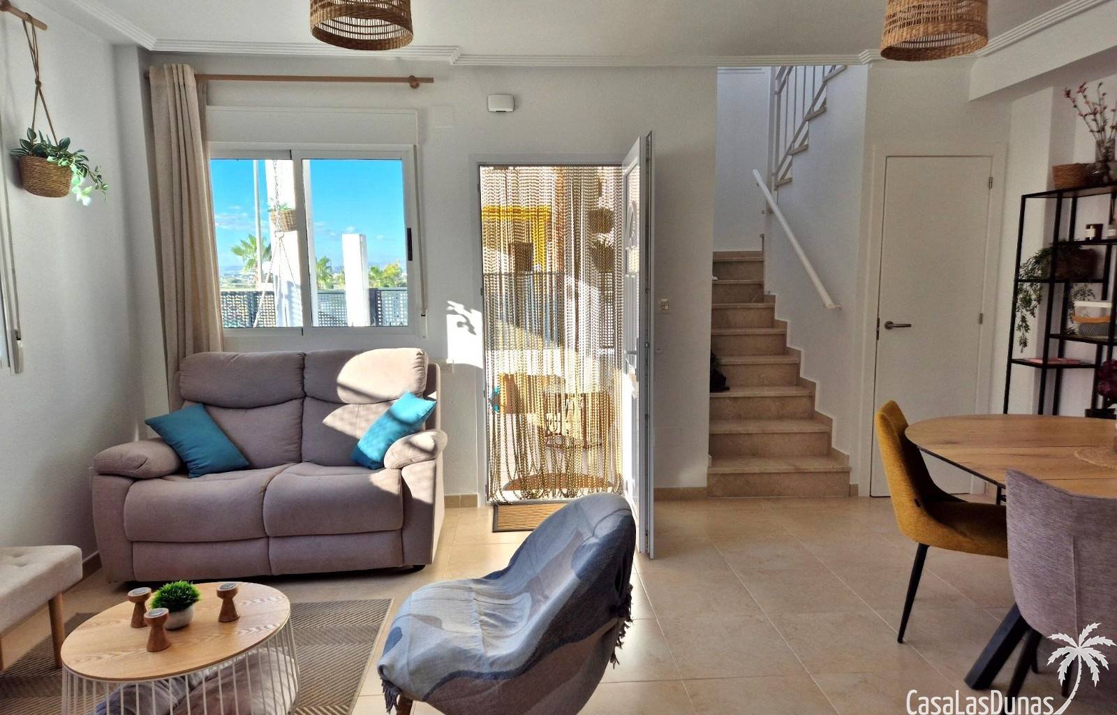 Willkommen im Casa Bajo el Sol! Dieses schöne Haus ist ein idealer Urlaubsort für alle, die Komfort und Bequemlichkeit suchen. Charmantes Einfamilien