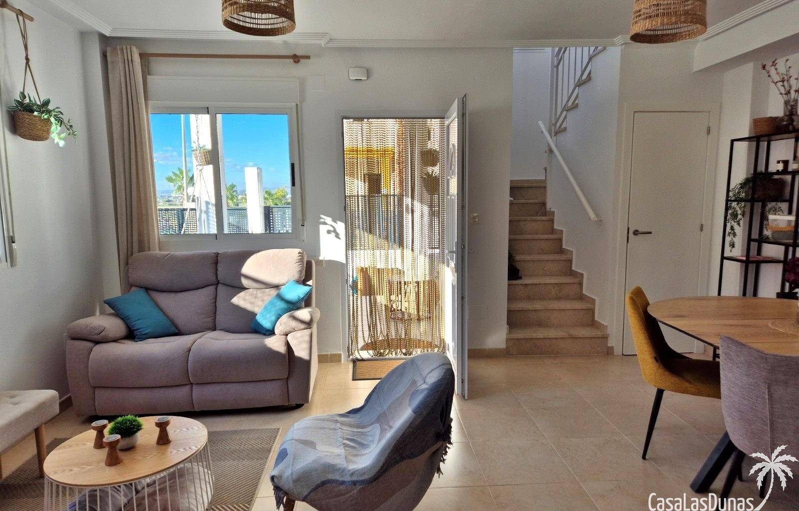 Willkommen im Casa Bajo el Sol! Dieses schöne Haus ist ein idealer Urlaubsort für alle, die Komfort und Bequemlichkeit suchen. Charmantes Einfamilien