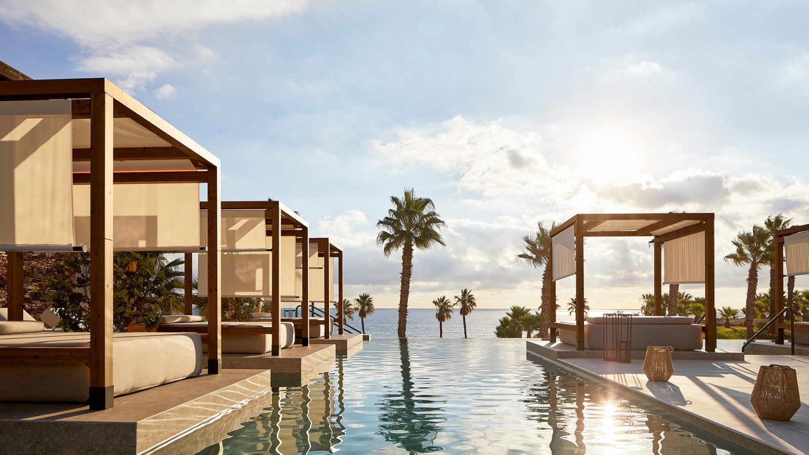  In der exklusiven Gegend von Macenas gelegen, bietet diese Wohnanlage eine Auswahl von 86 Immobilien, die für den Genuss von Meerblick konzipiert sin 