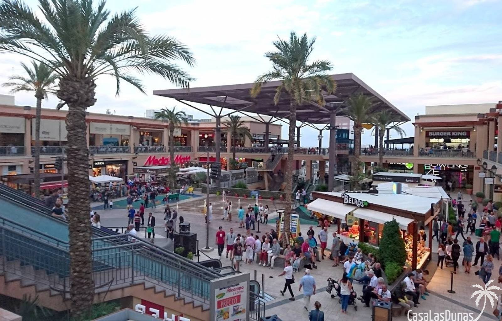 *Auf diesen Artikel erhalten Sie 10 % Rabatt, wenn er innerhalb von 2 Wochen eintrifft, solange er noch verfügbar ist.
Ein Ferienhaus im Zentrum von