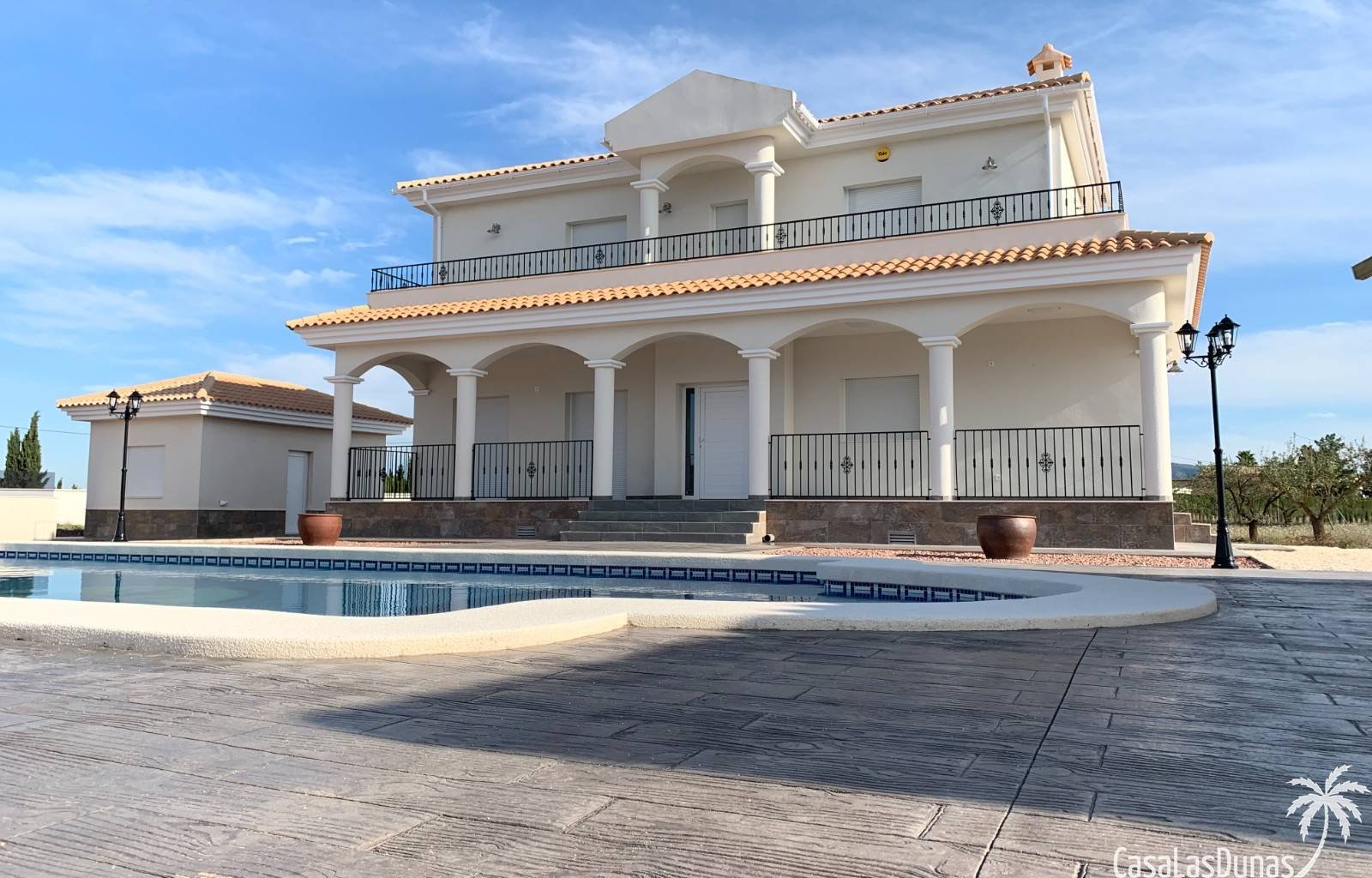 Pinoso:  Bauen Sie Ihre eigene Traumvilla in Pinoso ! Es besteht die Möglichkeit, zwischen einem traditionellen Baustil und einem modernen Stil zu wählen. Das 