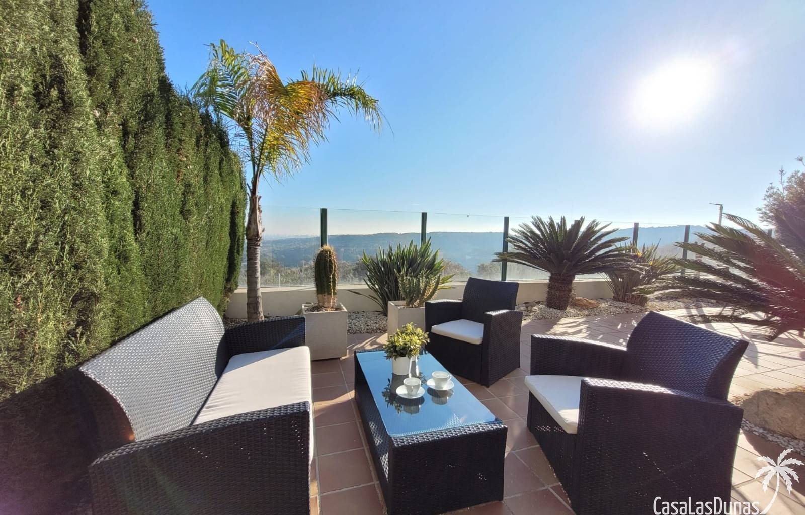  Die Villa Montesol ist ein atemberaubendes Anwesen, ideal für alle, die Komfort und Bequemlichkeit suchen. Diese Villa ist so gestaltet, dass Sie sic