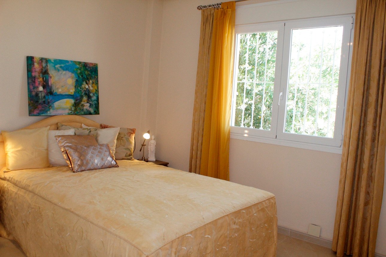 Wunderschöne Villa mit Blick auf den Golfplatz Campo de Campoamor, in einer schönen ruhigen Straße gelegen