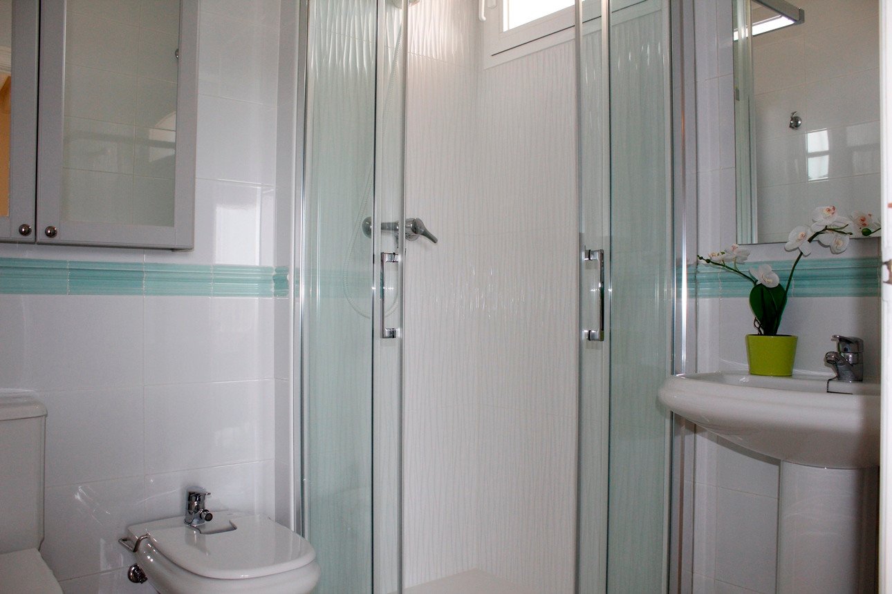 Wunderschöne Villa mit Blick auf den Golfplatz Campo de Campoamor, in einer schönen ruhigen Straße gelegen