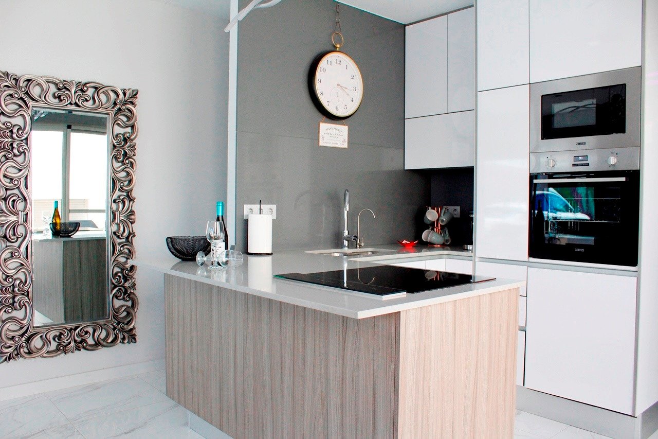 Schönes freistehendes Haus mit Südlage Villa mit 4 Schlafzimmern und 3 en-suite Bädern zu verkaufen.