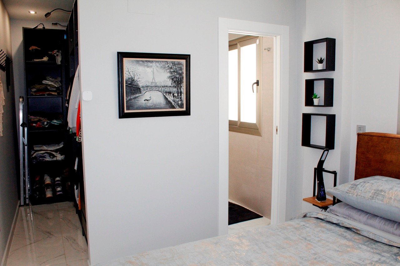 Schönes freistehendes Haus mit Südlage Villa mit 4 Schlafzimmern und 3 en-suite Bädern zu verkaufen.