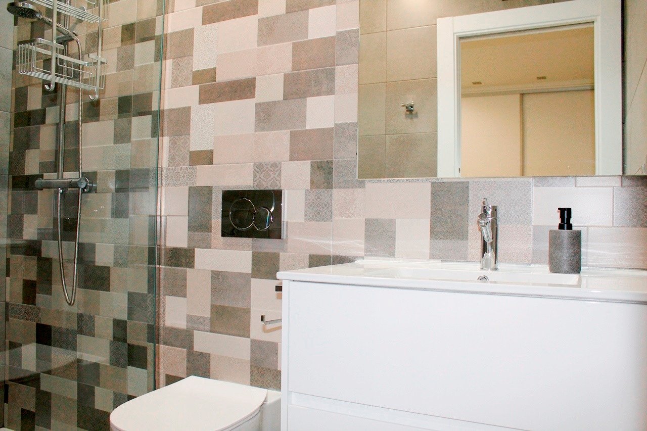 Schönes freistehendes Haus mit Südlage Villa mit 4 Schlafzimmern und 3 en-suite Bädern zu verkaufen.