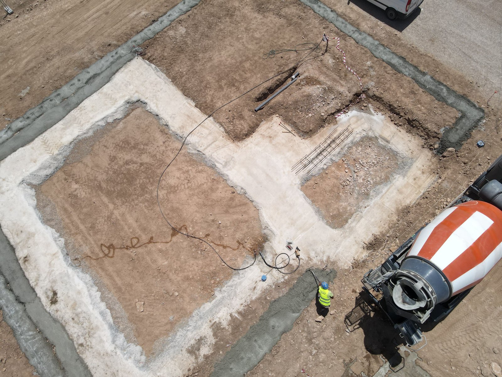 In der charmanten Ortschaft Fuente Álamo gelegen, bietet dieser Wohnkomplex eine Vielzahl von Typologien, um unterschiedliche Bedürfnisse und Lebenss