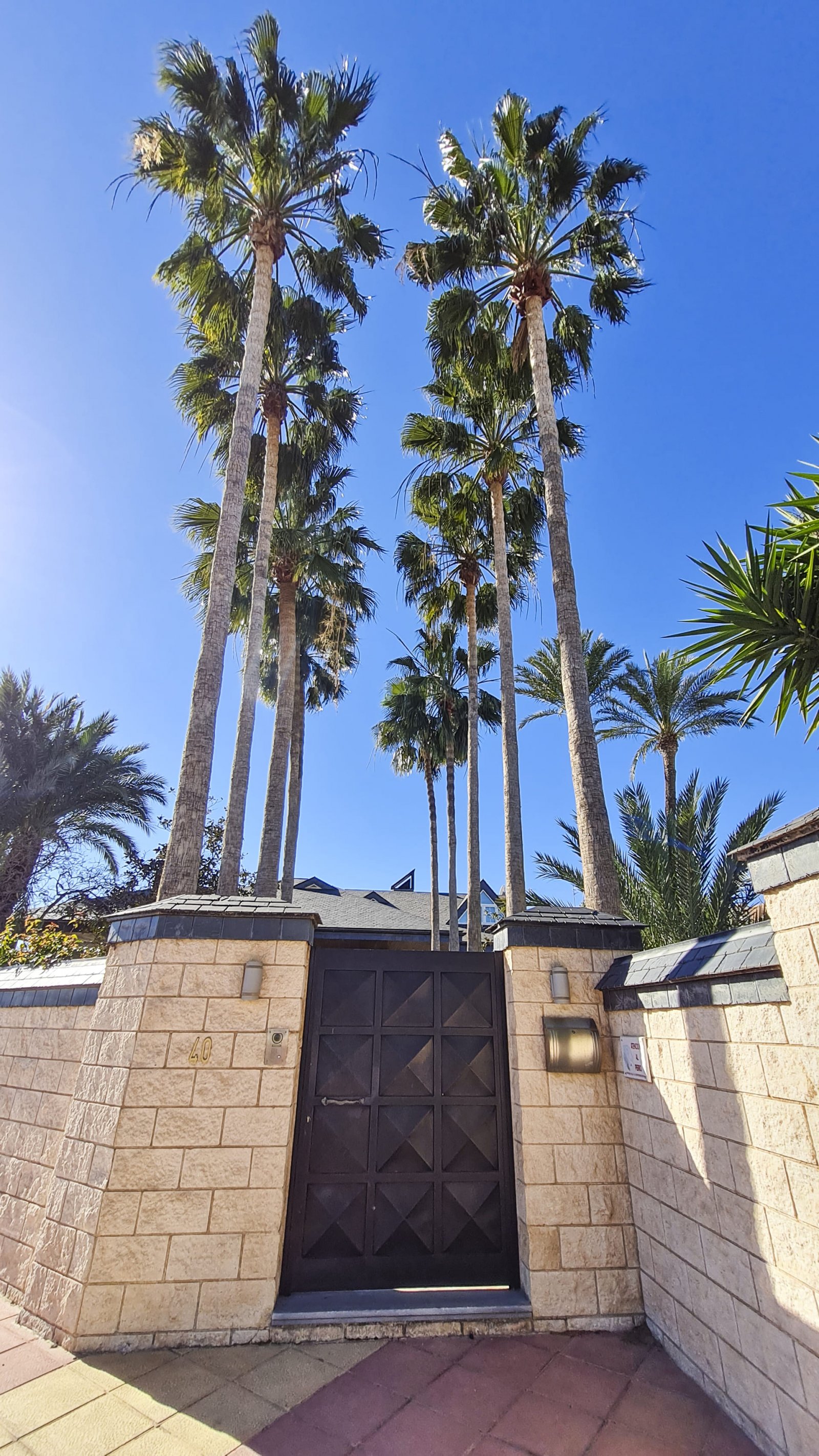 Diese Villa befindet sich in der charmanten Gemeinde San Pedro del Pinatar und bietet ein einzigartiges Wohnerlebnis mit Meerblick. Die Immobilie lie